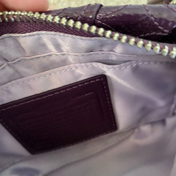 Coach wristlet plum color - Picture 4 of 4